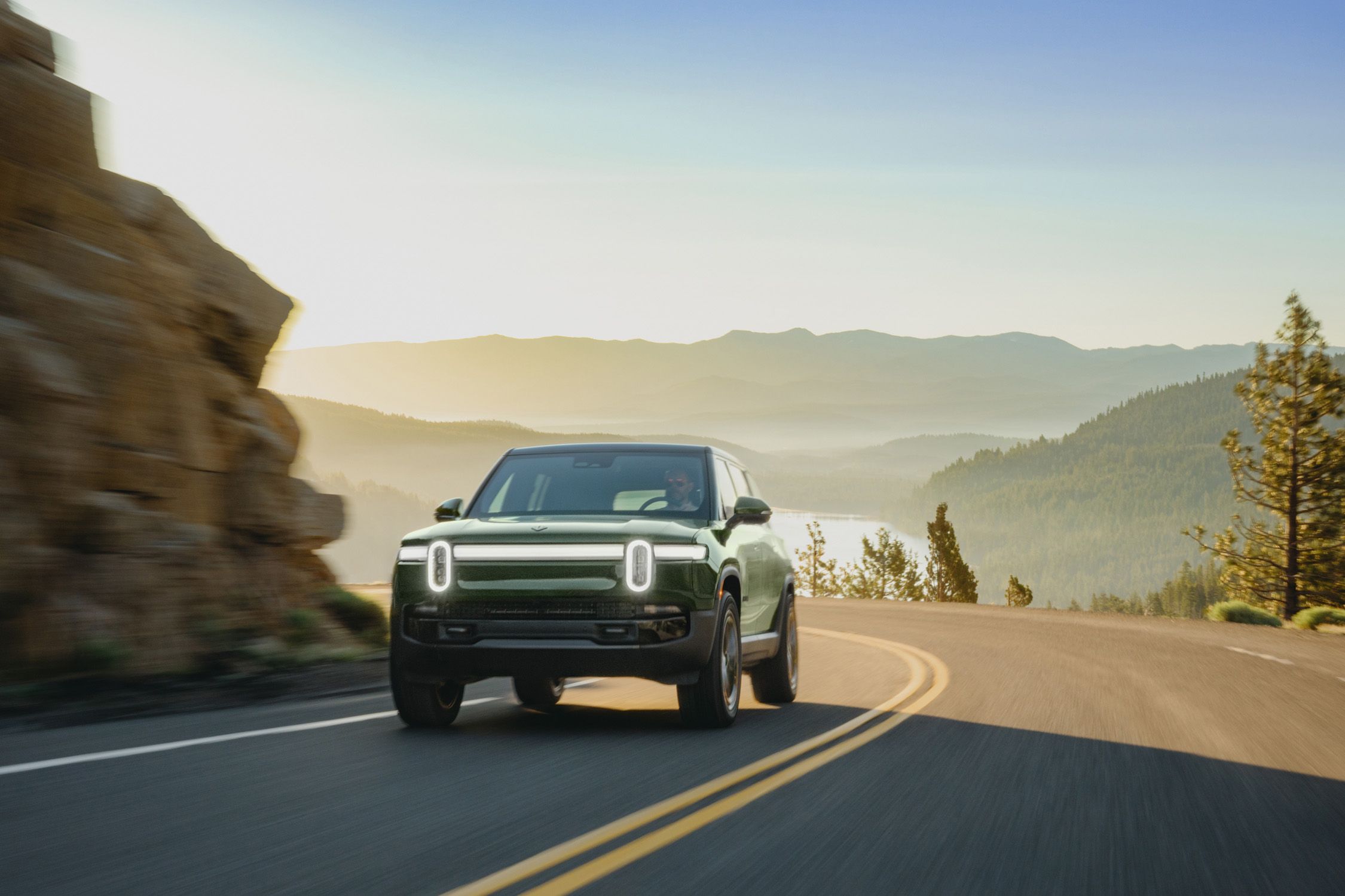 View Photos of the 2026 Rivian R1S Quad-Motor