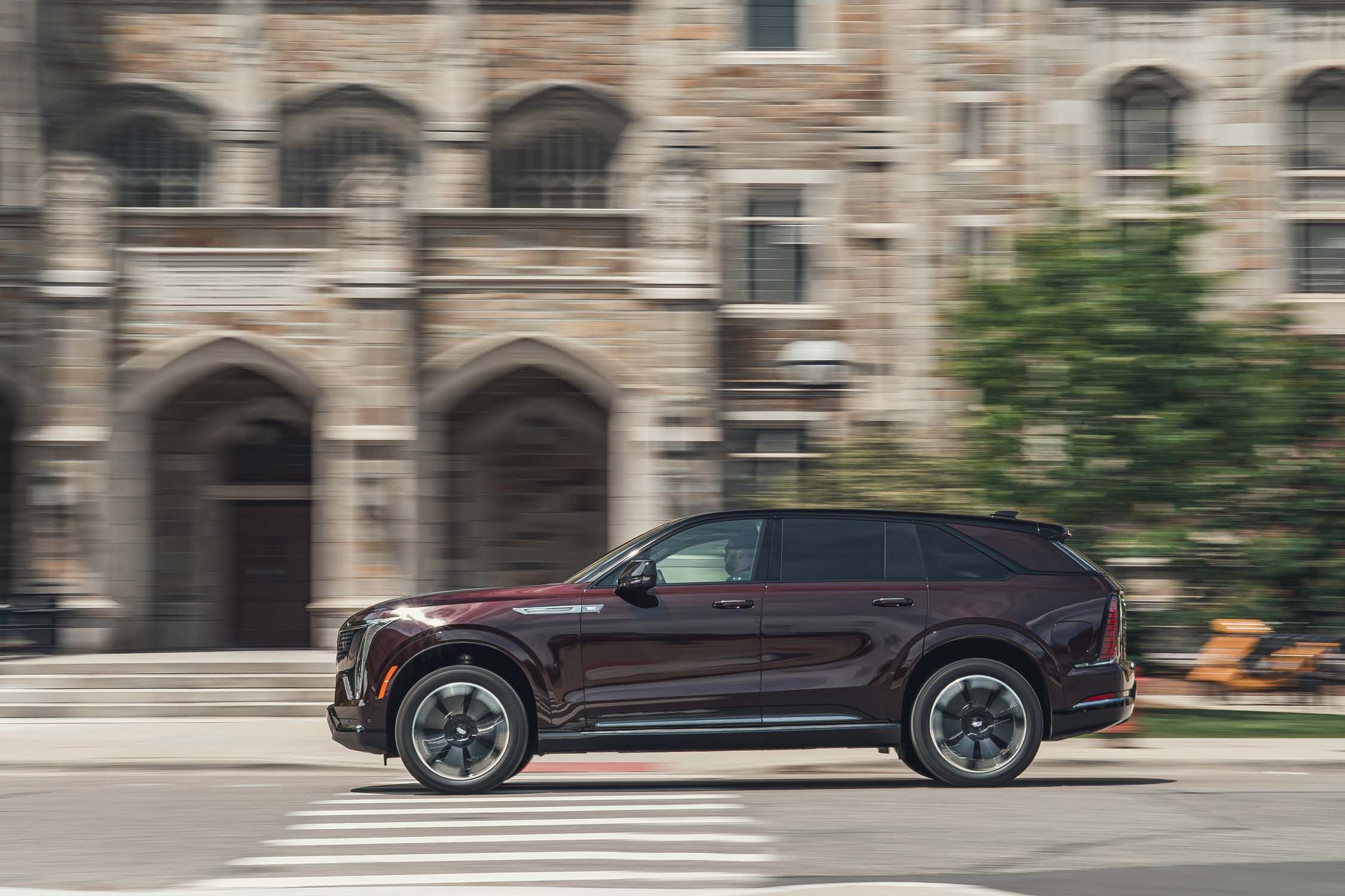 2025 Cadillac Escalade IQ Tested: Big Kahuna