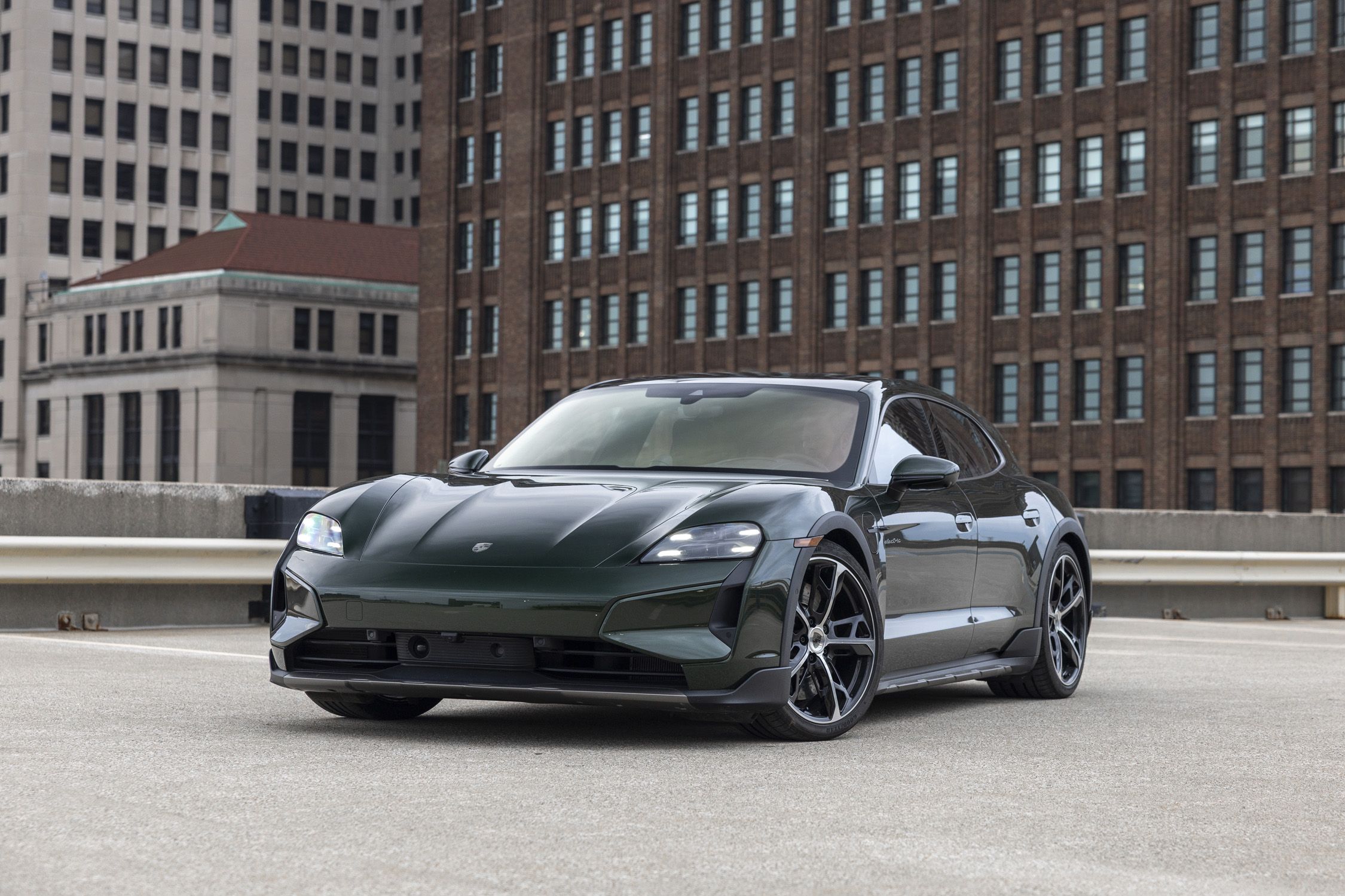 2025 Porsche Taycan Cross Turismo