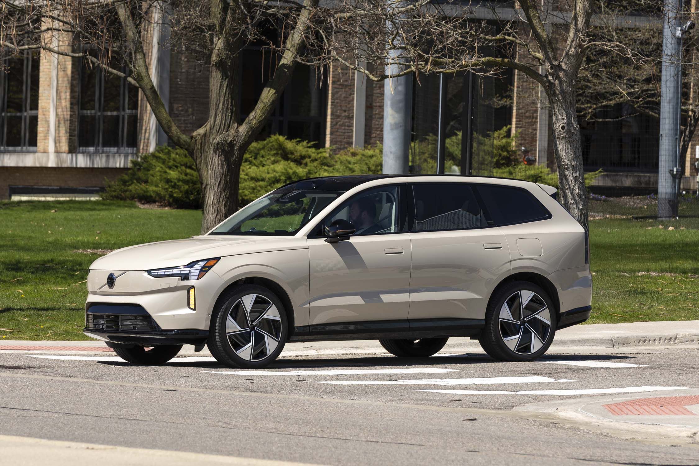 2026 Volvo EX90