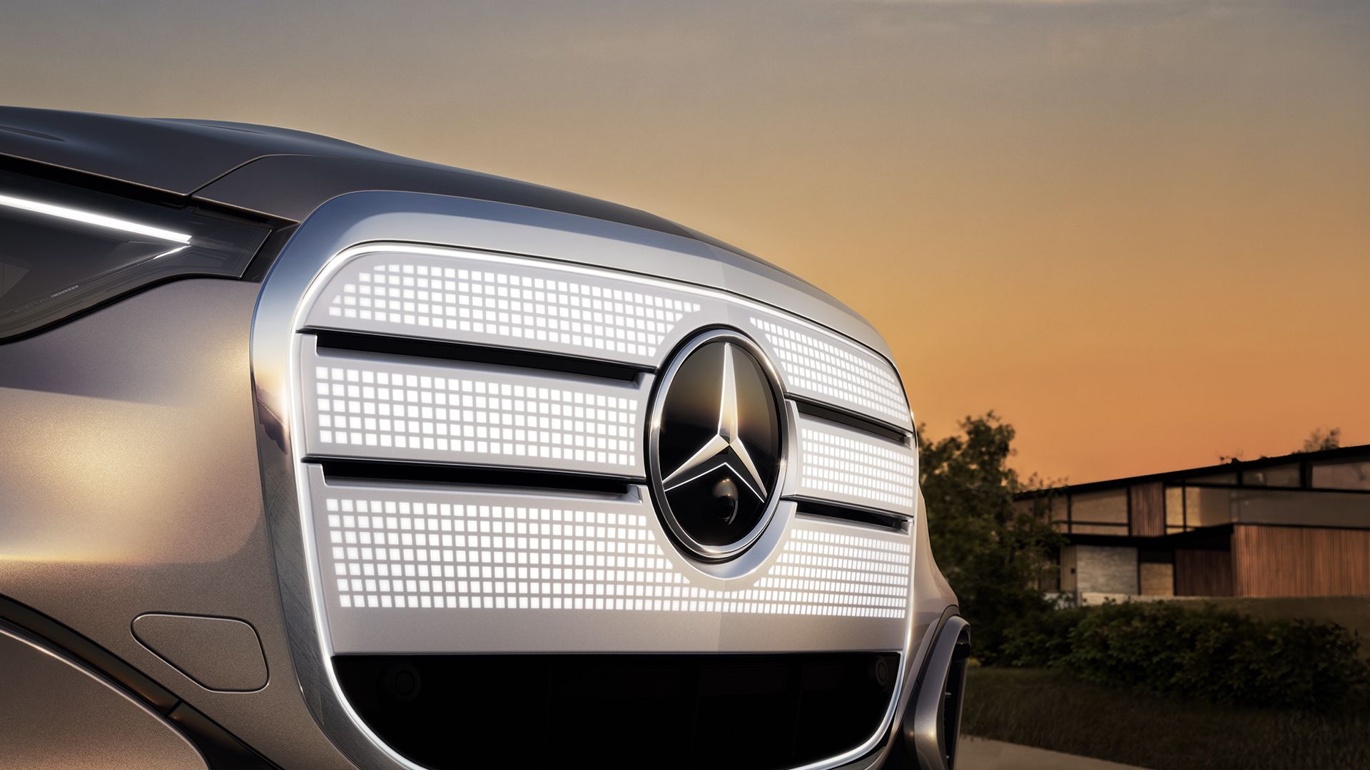 Mercedes-Benz’s Glitzy New Grille Design Will Debut on the GLC EV