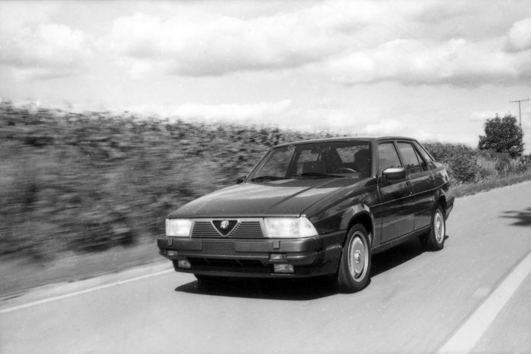 View Photos of the 1987 Alfa Romeo Milano