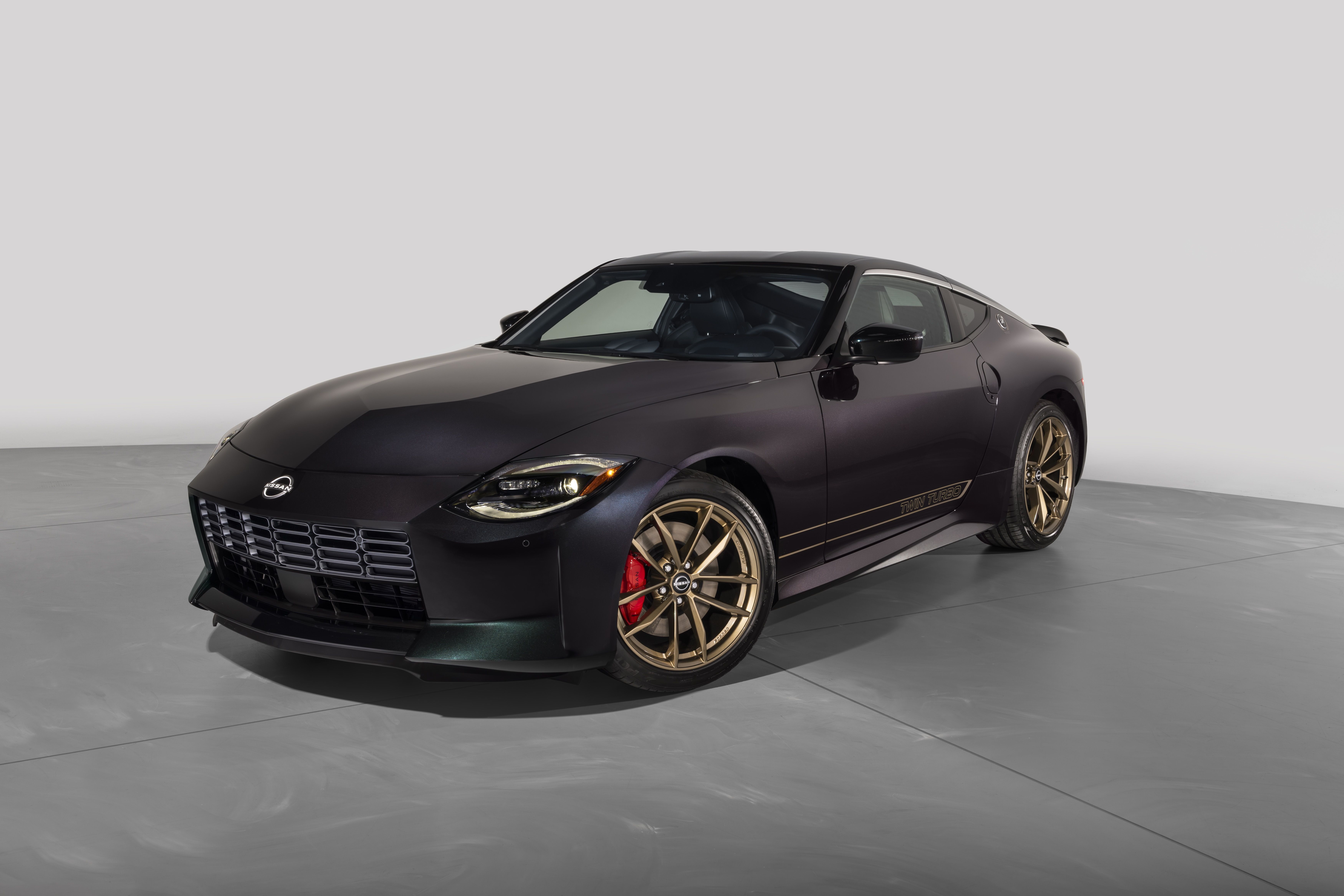 Nissan Brings Back Z Heritage Edition with Midnight Purple Paint