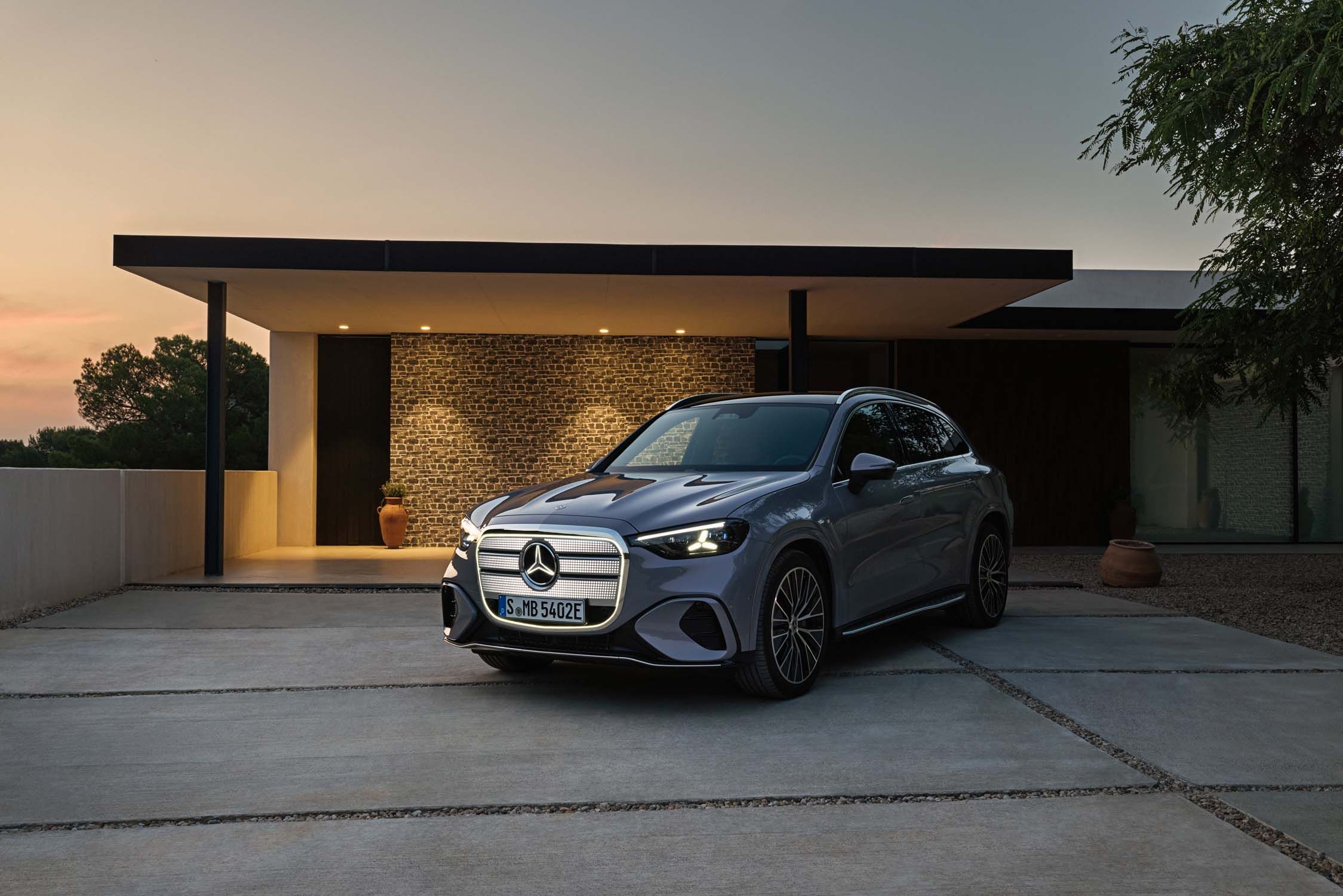 2027 Mercedes-Benz GLC EV Arrives with More than 350 Miles of Range