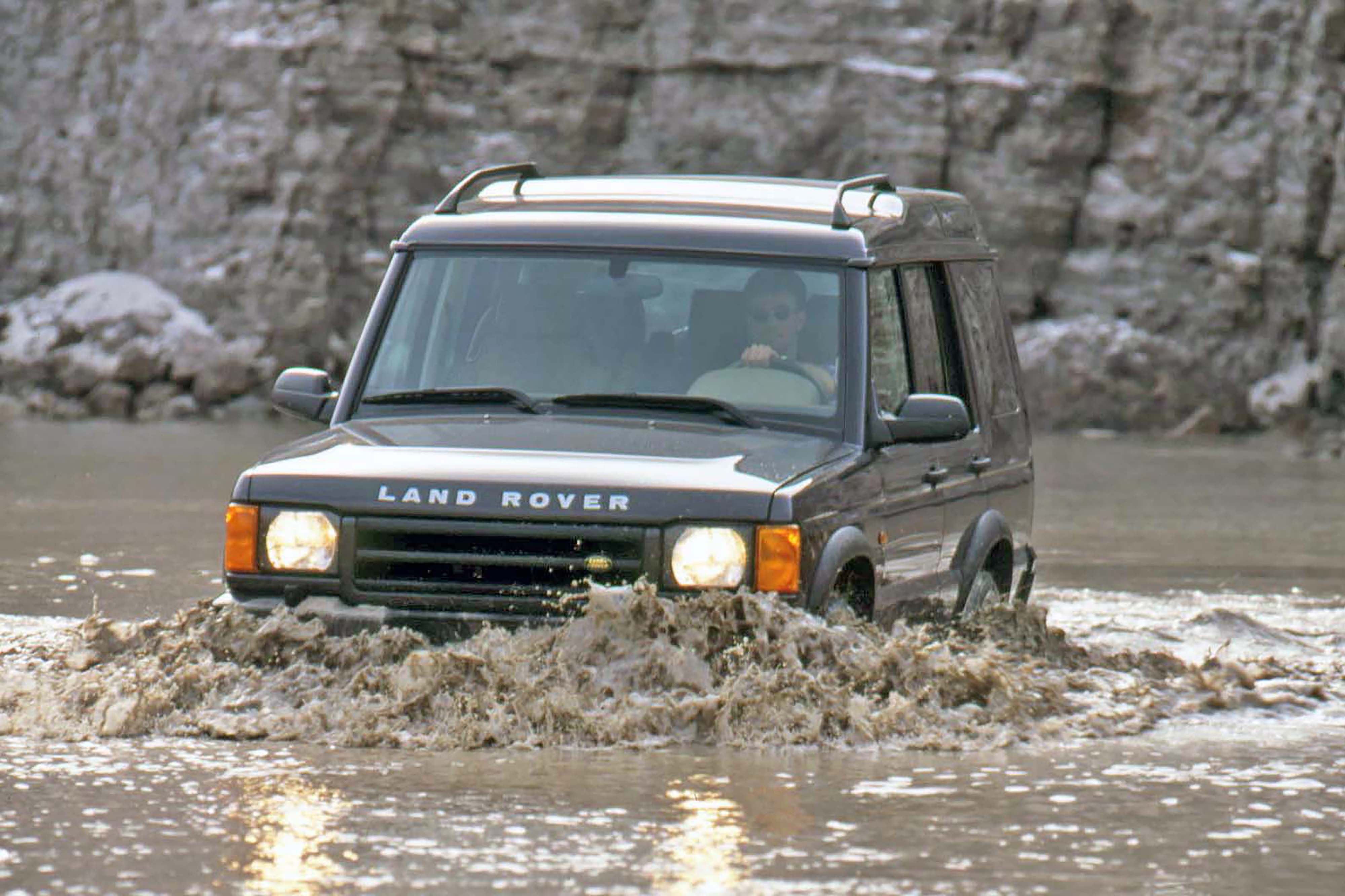 Tested: 1999 Land Rover Discovery Series II Does Its Level Best