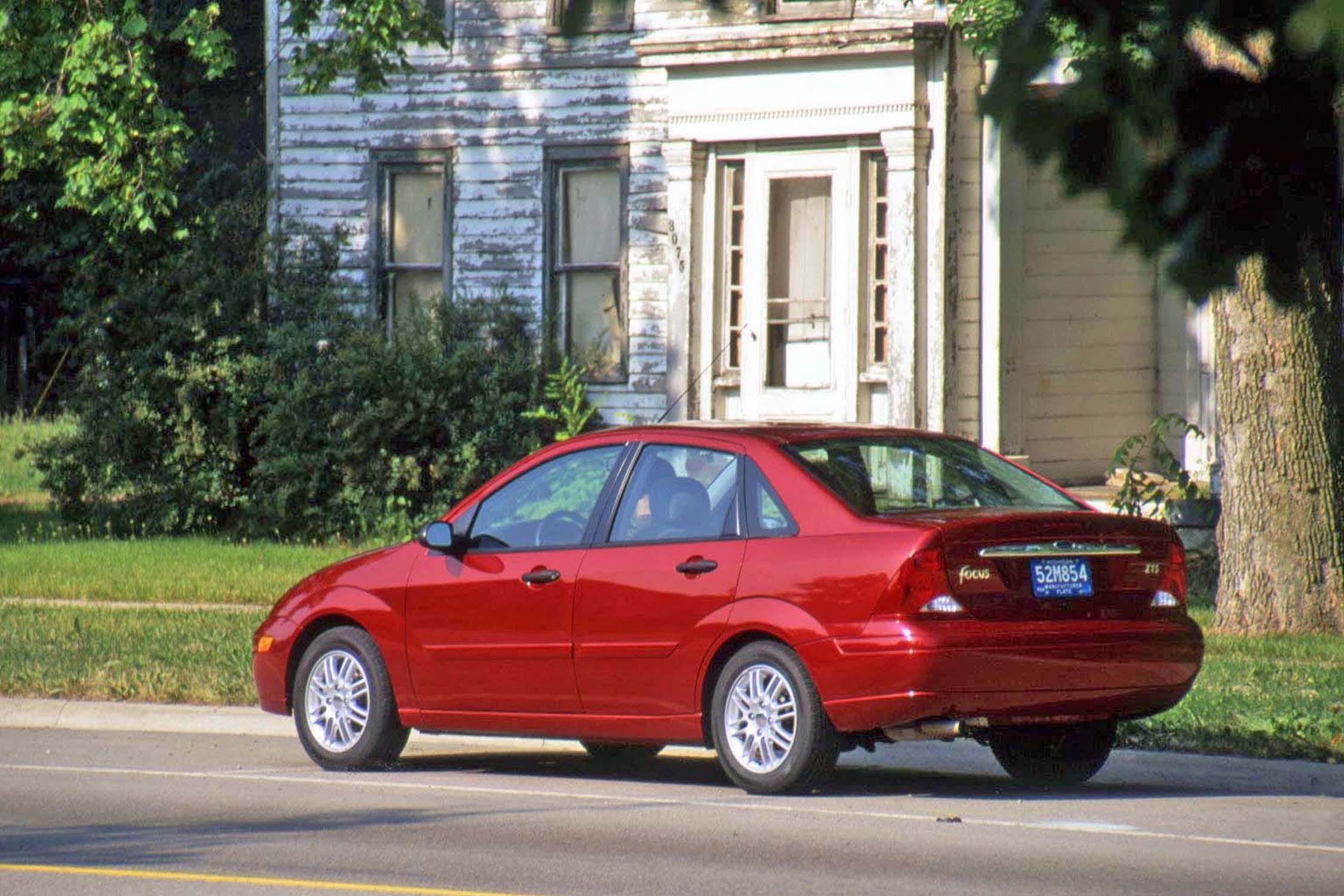View Photos of the 2000 Ford Focus ZTS
