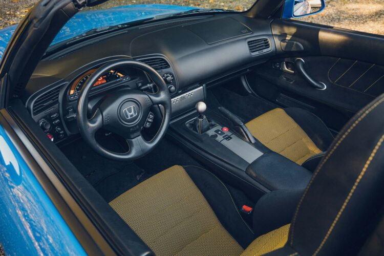 View Interior Photos of the 2009 Honda S2000 CR