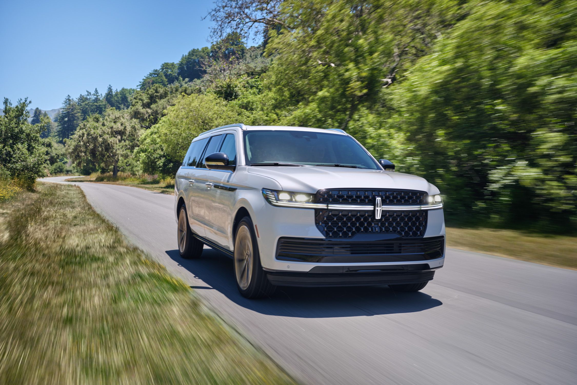 Tested: 2025 Lincoln Navigator Evolves Big Luxury