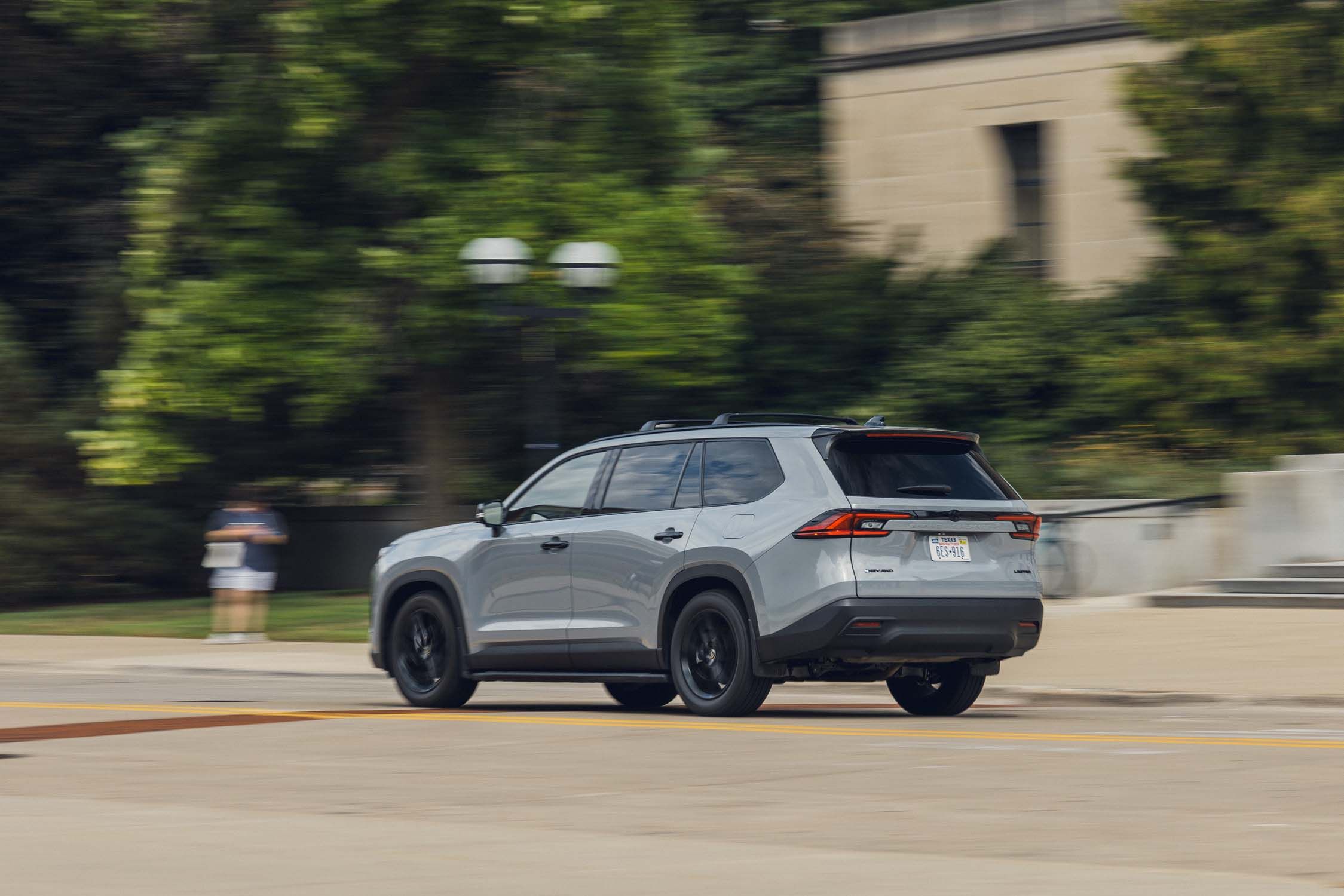 View Exterior Photos of the 2025 Toyota Grand Highlander Hybrid