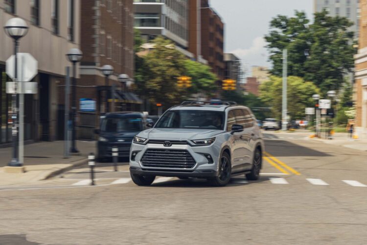 2027 Toyota Grand Highlander Hybrid