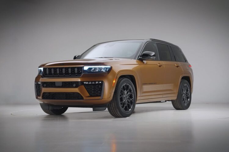2026 Jeep Grand Cherokee’s Refresh Includes a New Four-Cylinder Engine