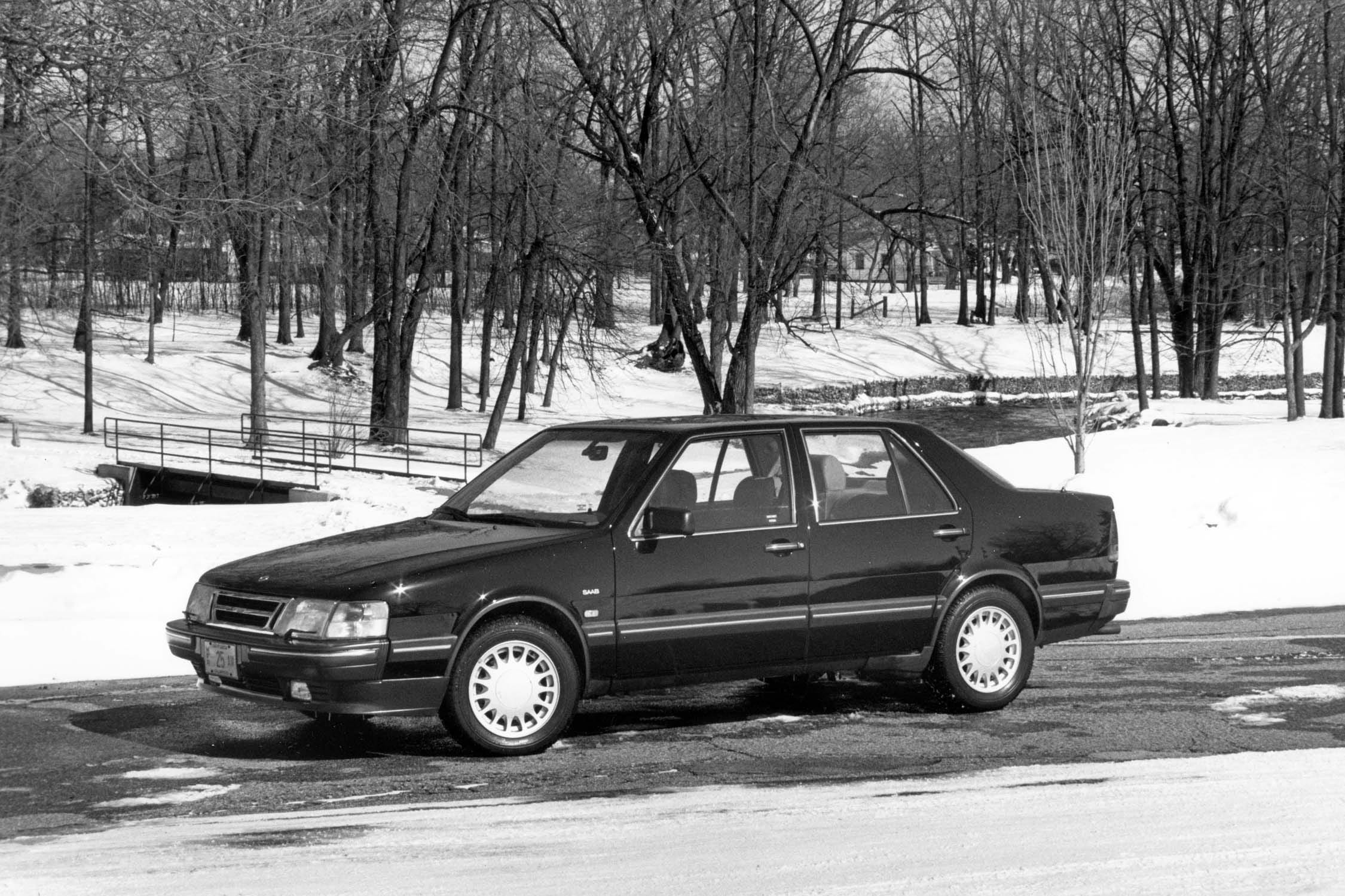 View Photos of the 1990 Saab 9000CD