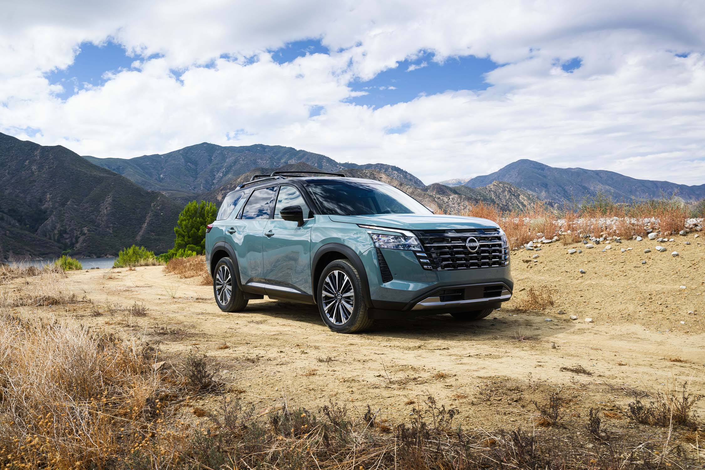 2026 Nissan Pathfinder Gets Tweaked Design, Major Tech Upgrades