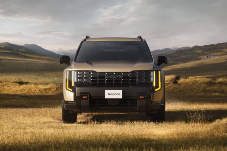 View Photos of the 2027 Kia Telluride X-Pro