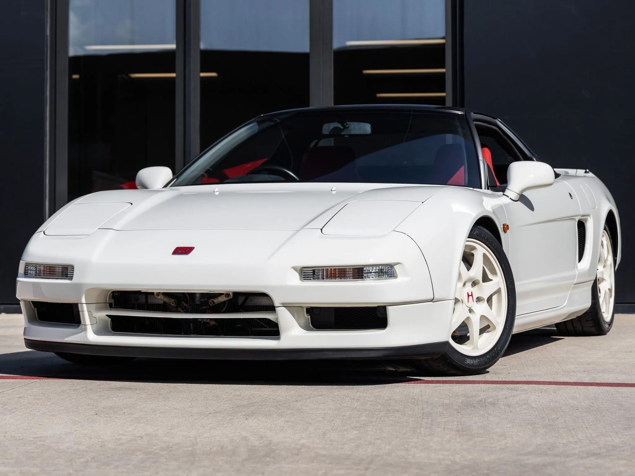 This 1995 Honda NSX-R Will Fetch a Ferrari-Like Figure on Bring a Trailer