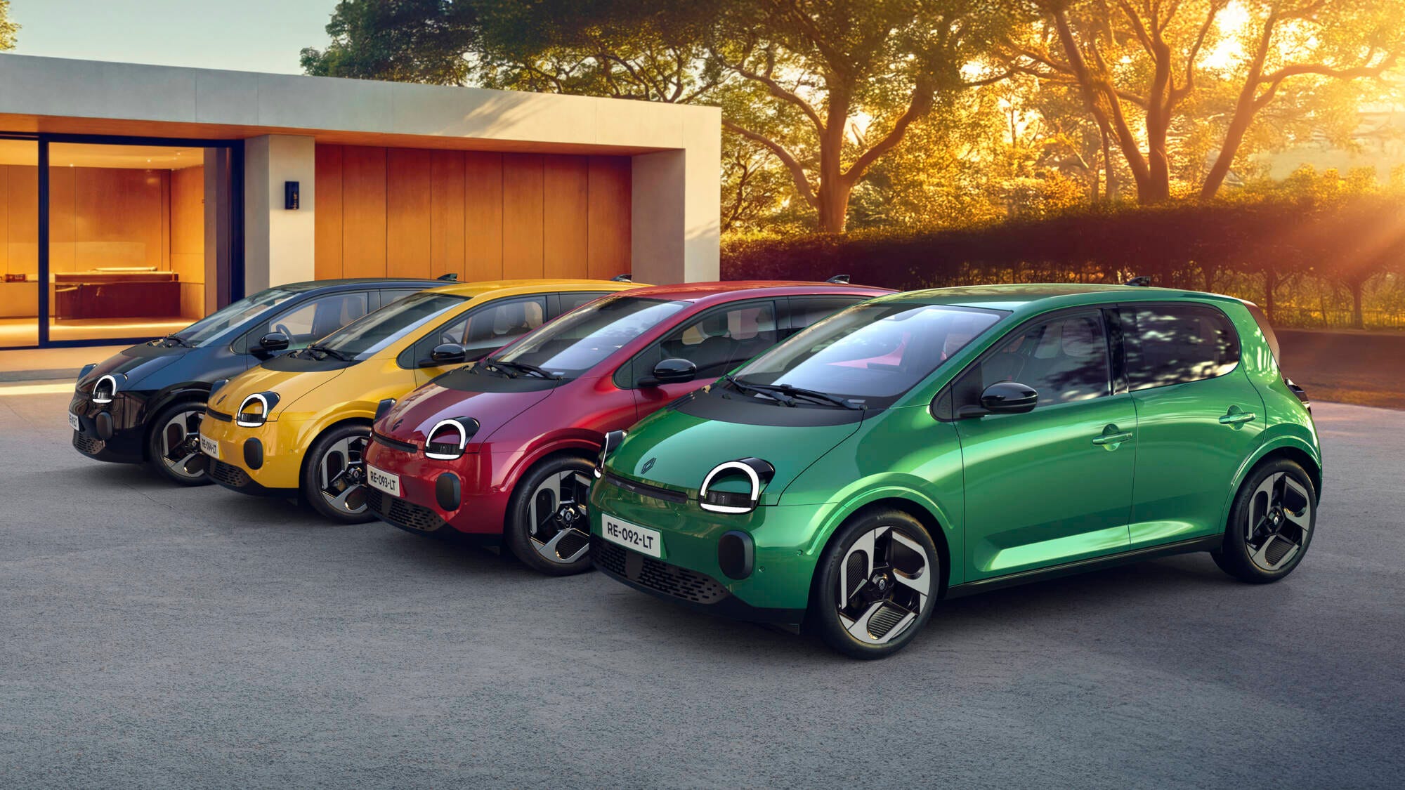 Under-$25,000 Renault Twingo E-Tech EV Is as Cute as a Skittle