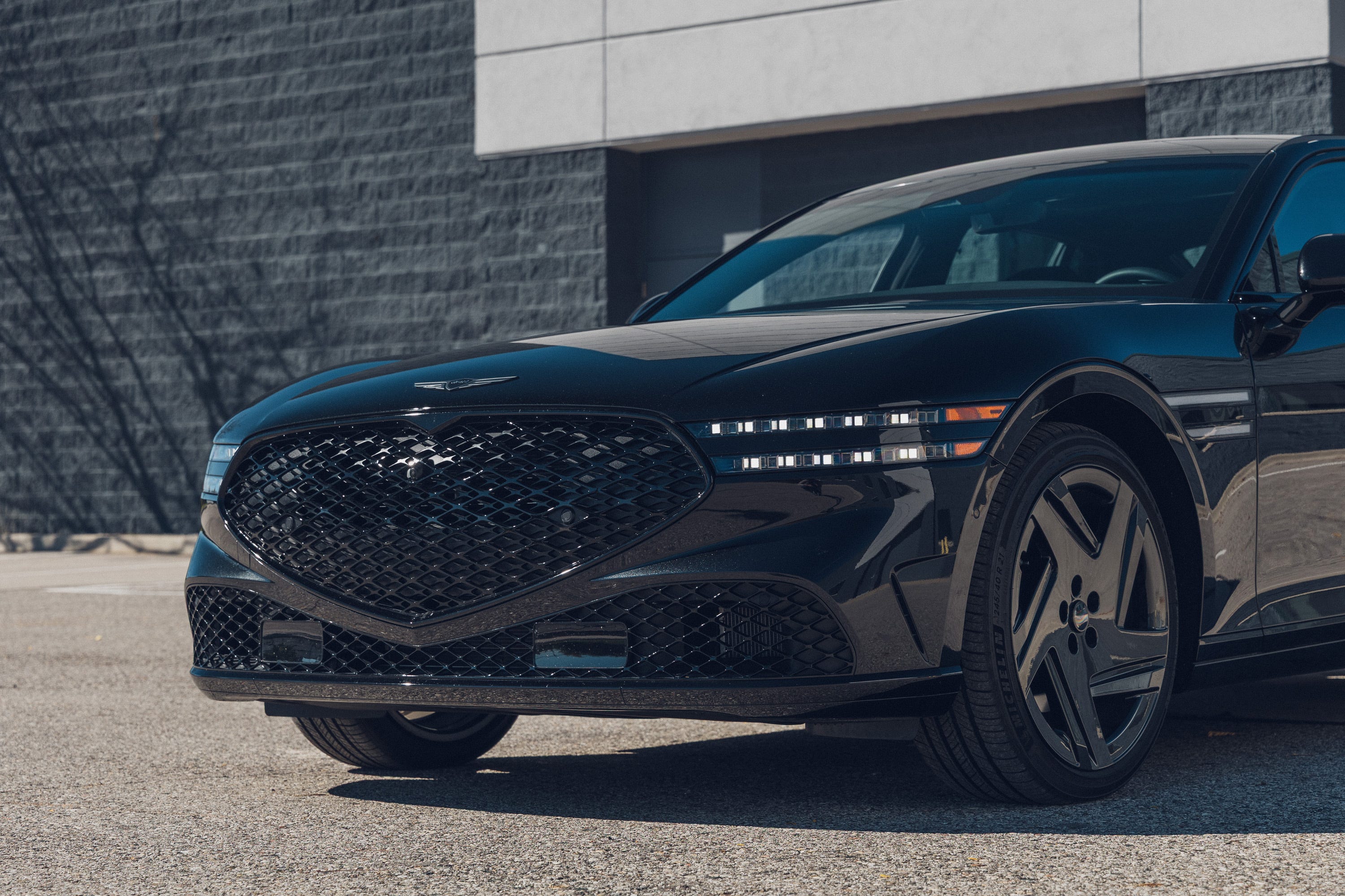 View Exterior Photos of the 2026 Genesis G90