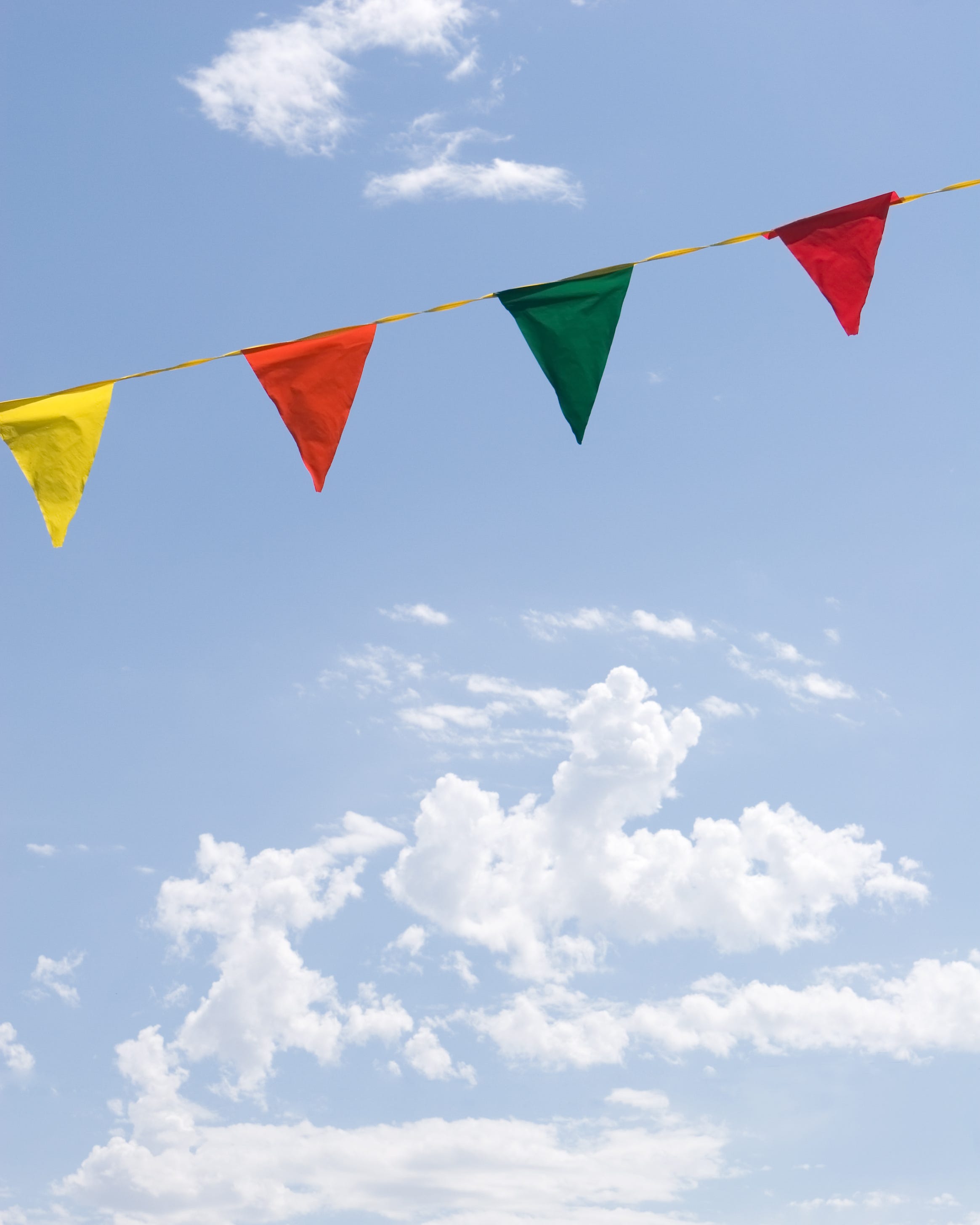 What Are Red Flags and Green Flags in Used Car Listings?
