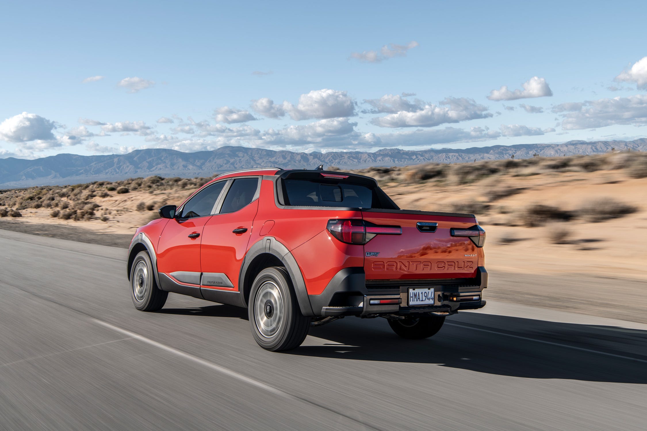 Hyundai Planning to Drop Santa Cruz Pickup and Make a Bigger Truck