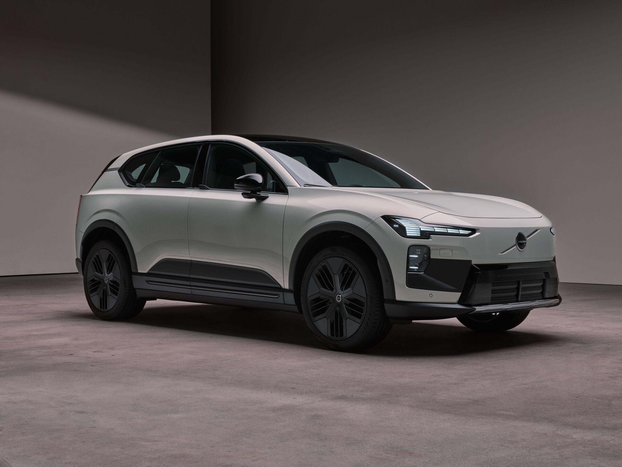 2028 Volvo EX60