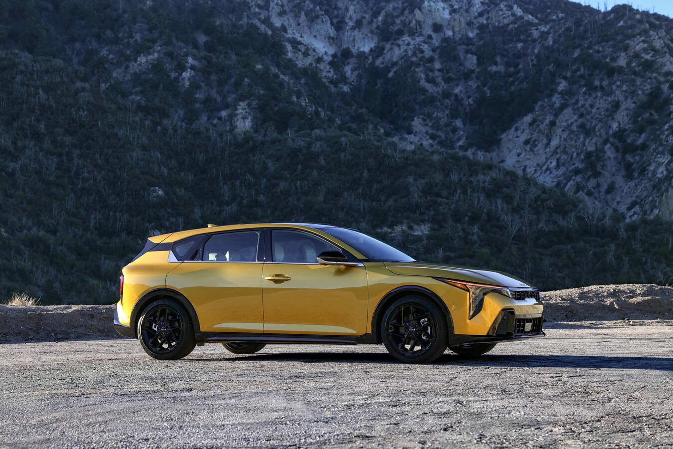 View Exterior Photos of the 2026 Kia K4 Hatchback