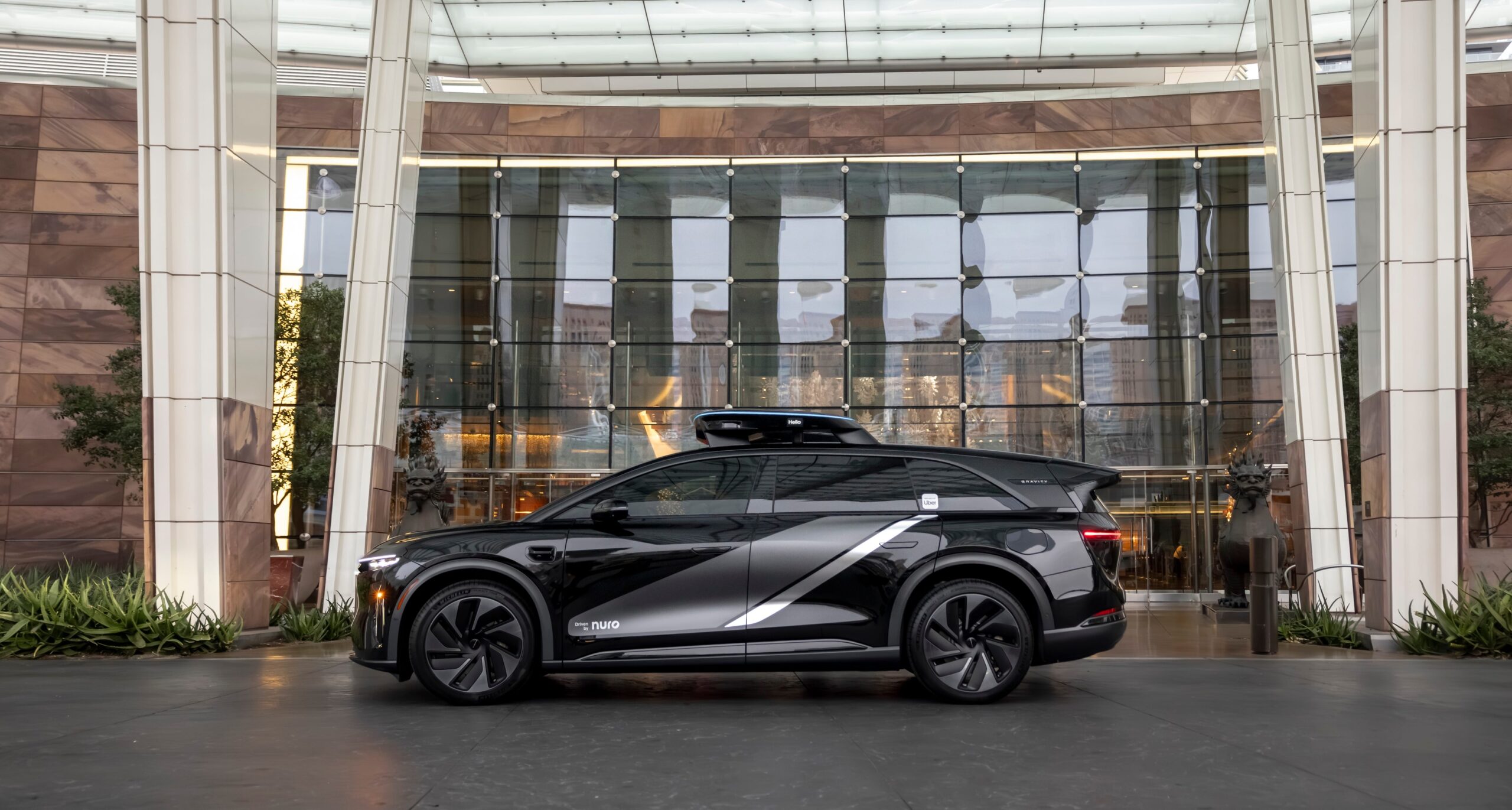 Lucid Is Turning the Gravity into a Robotaxi with Uber’s Help