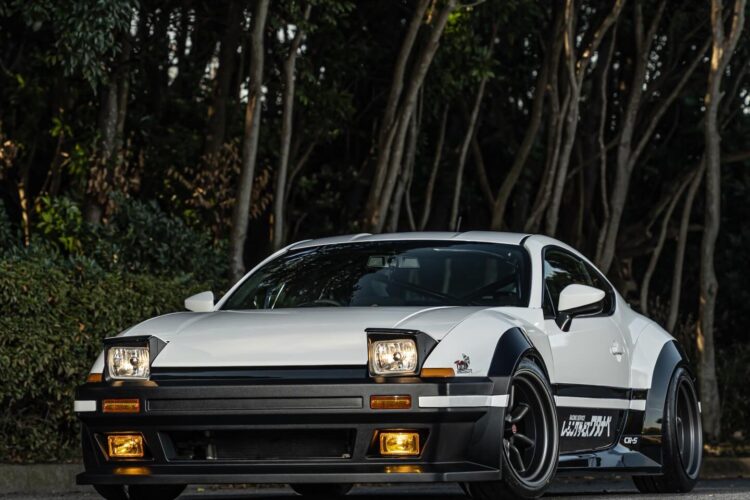 This New Body Kit Gives the Toyota GR86 Retro Pop-up Headlights