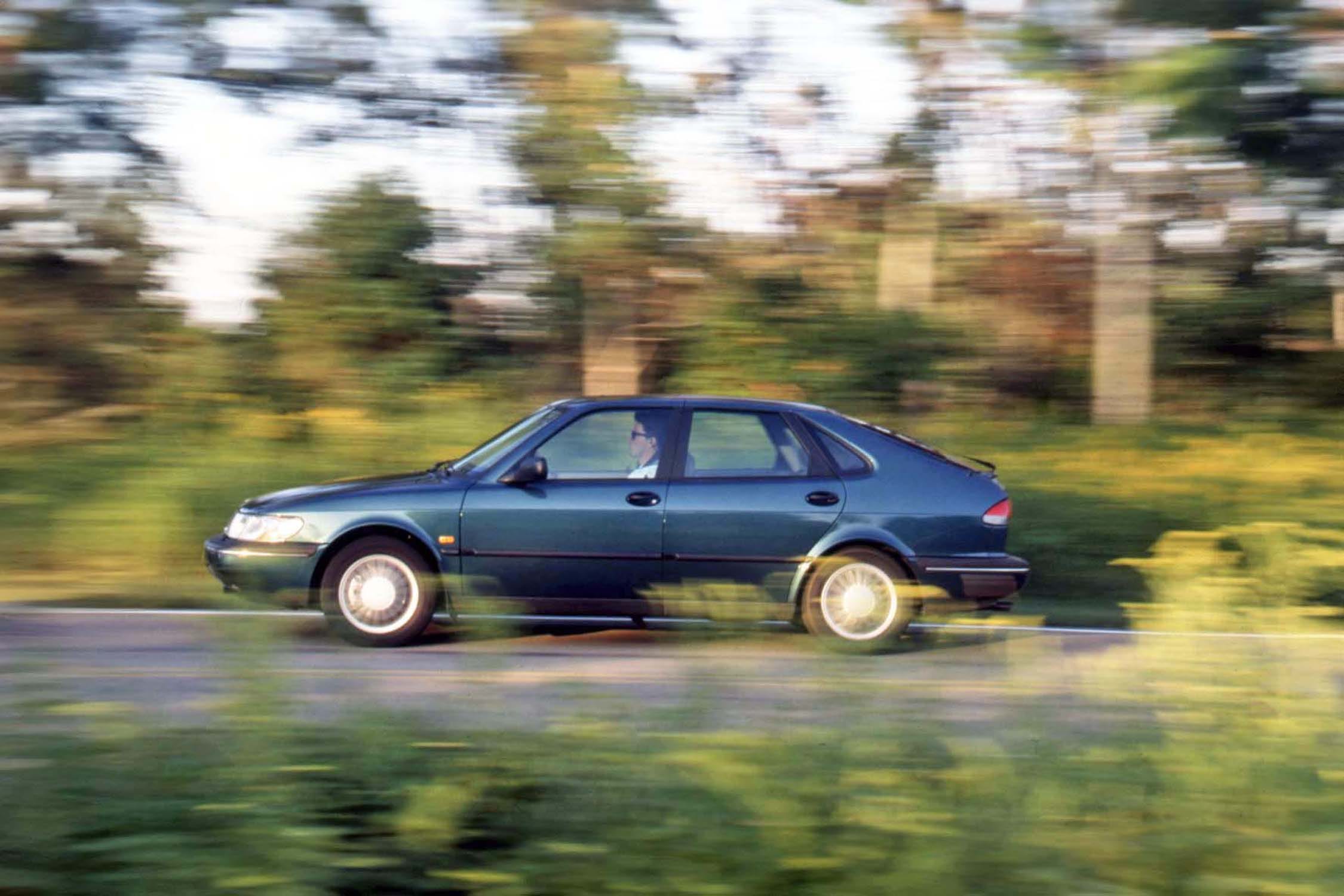Tested: 1994 Saab 900SE Is No Swedish Skylark