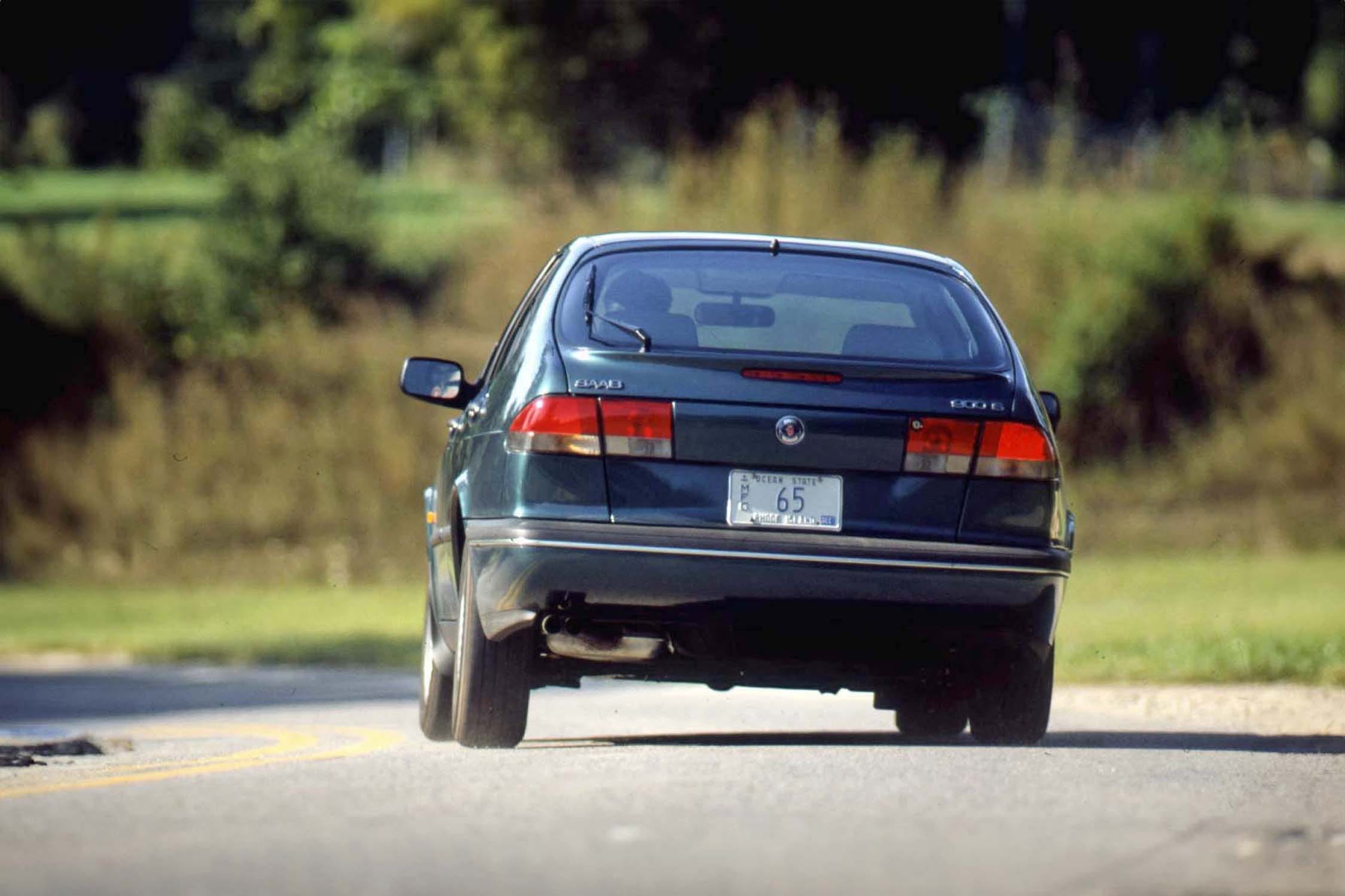 View Photos of the 1994 Saab 900SE
