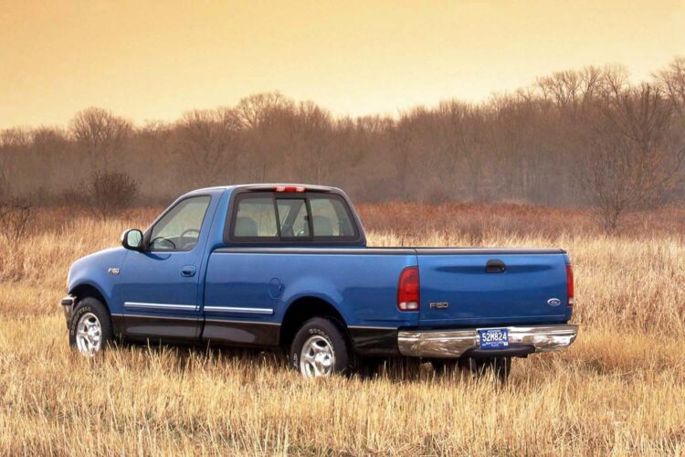 View Photos of the 1997 Ford F150 XLT