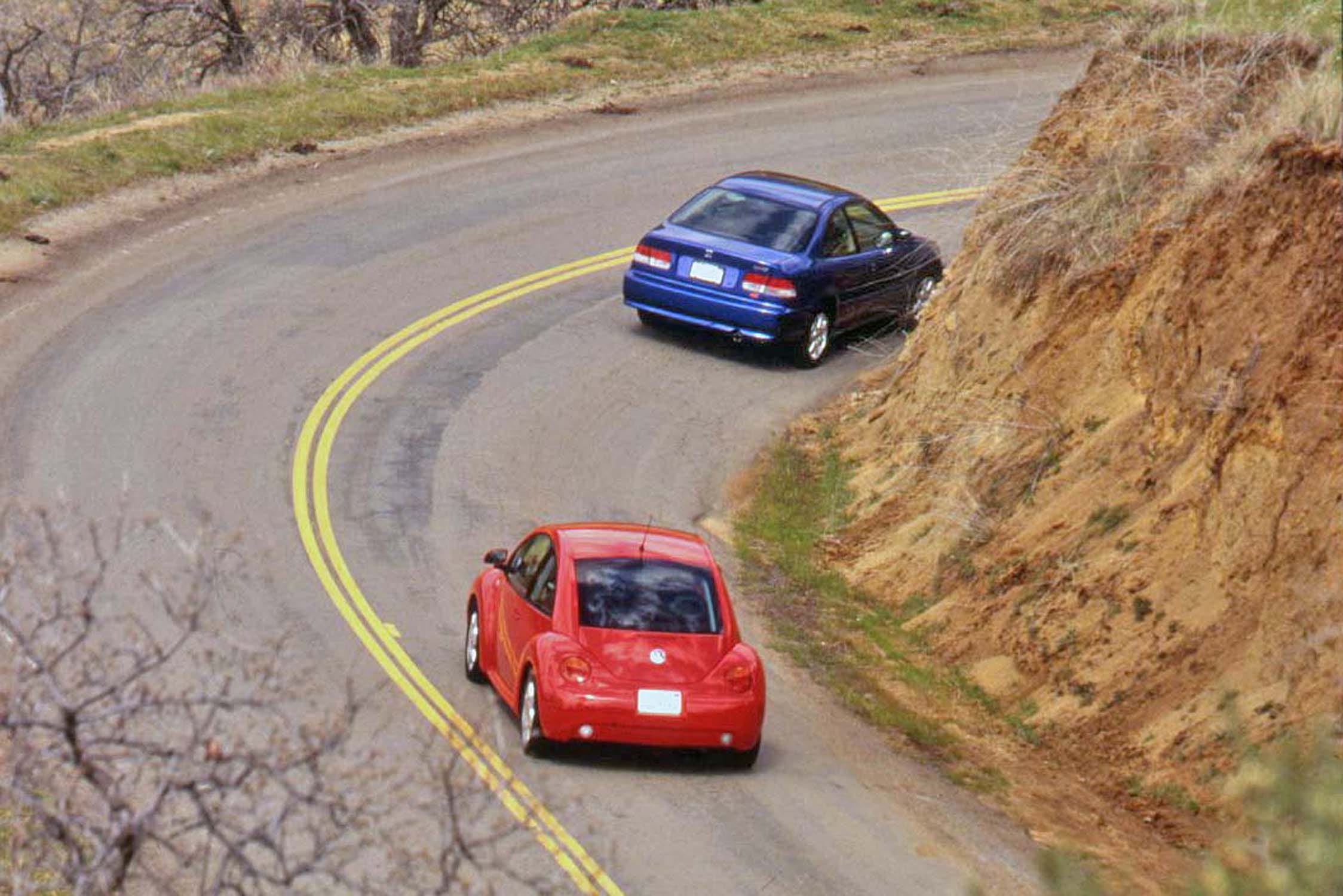 View Photos of the 1999 Honda Civic Si vs. Volkswagen Beetle GLS 1.8T