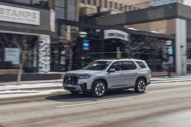 View Exterior Photos of the 2026 Honda Pilot