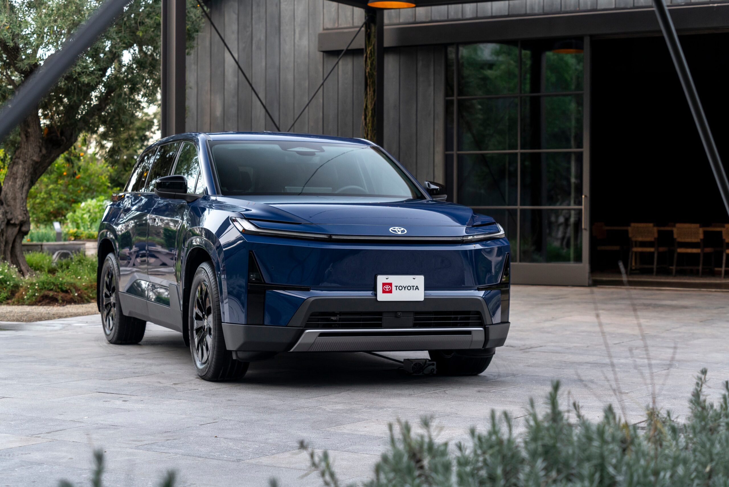 View Exterior Photos of the 2027 Toyota Highlander
