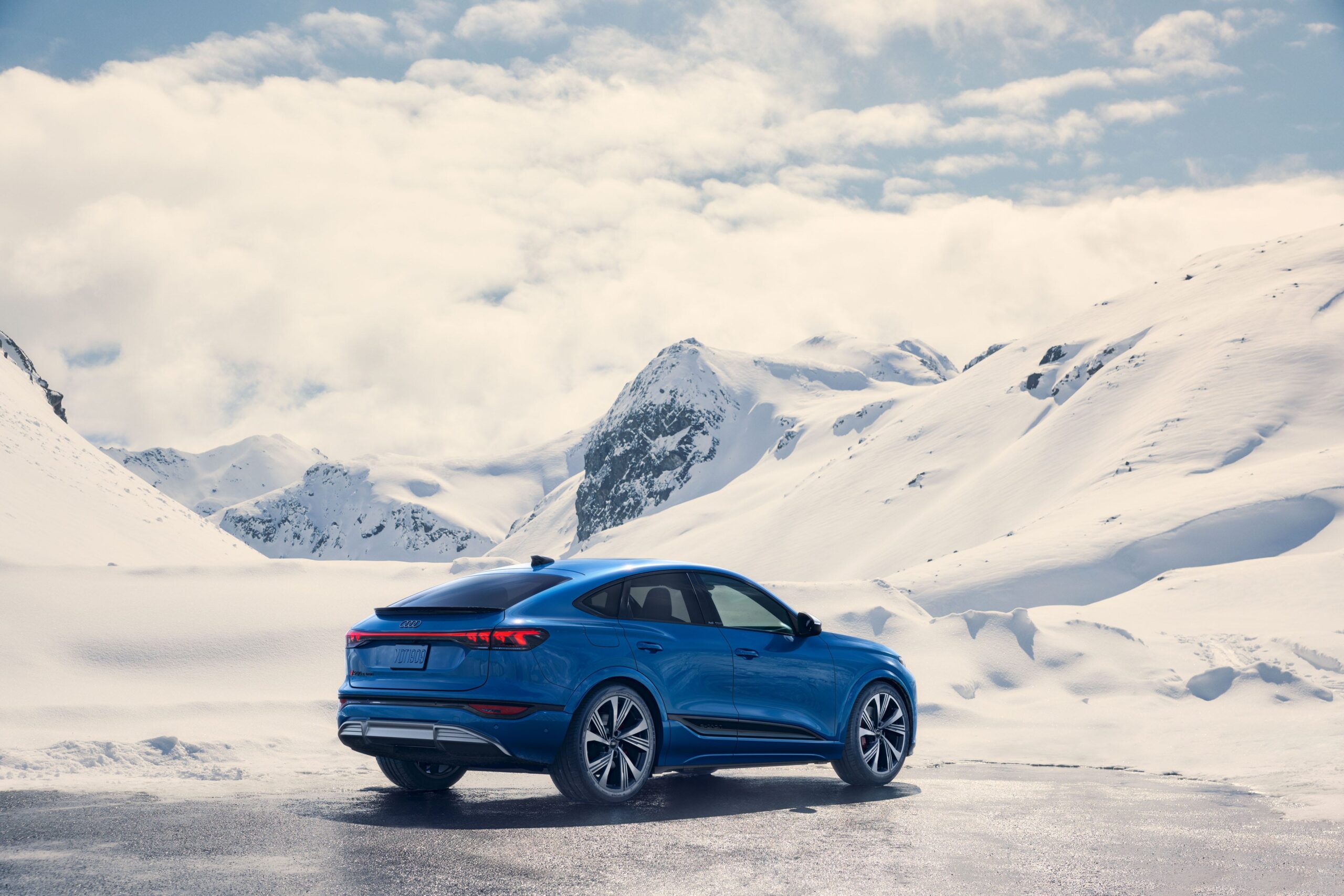 View Exterior Photos of the 2027 Audi SQ6 e-tron