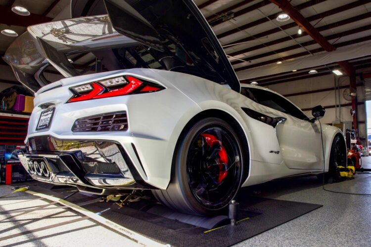 Tuners Finally Unlock the C8 Corvette ZR1’s ECM and Find Nearly 1200 HP