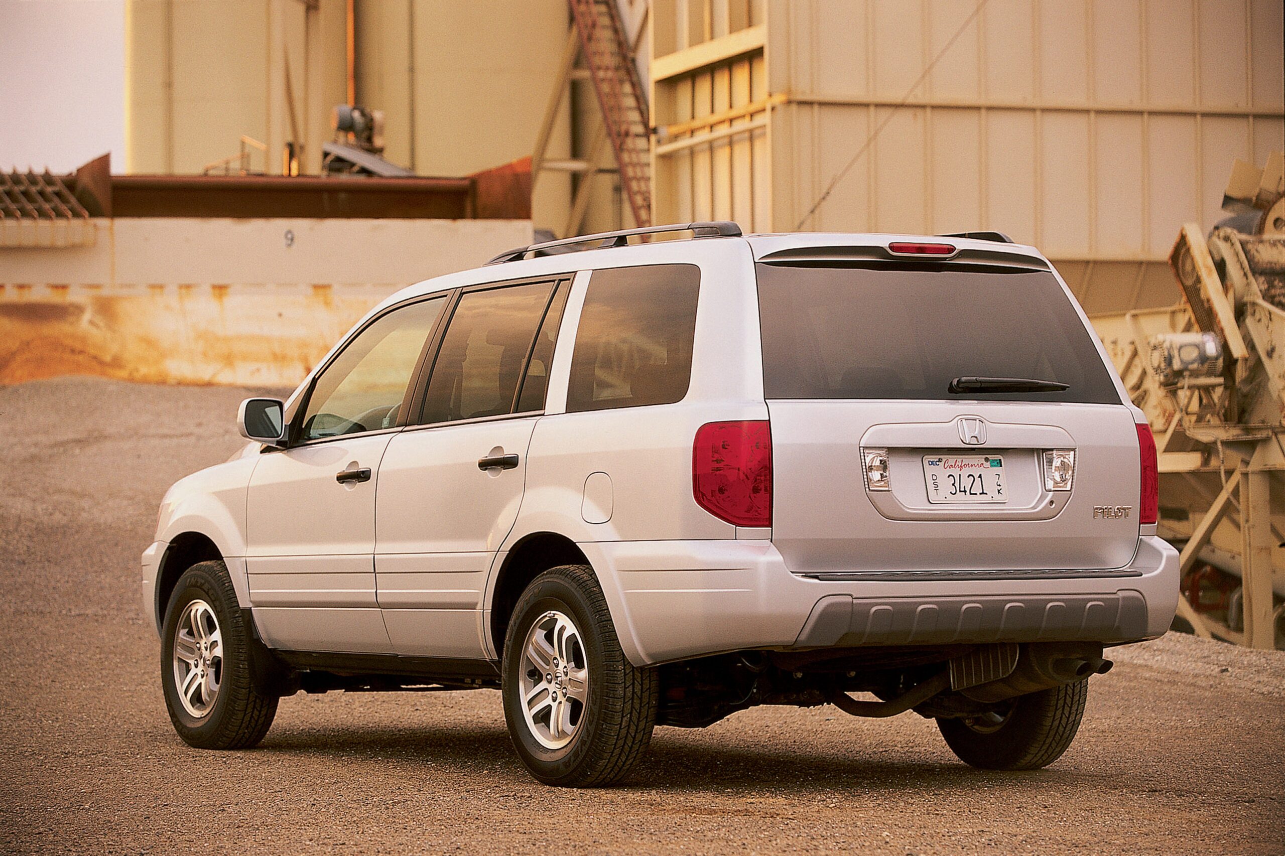 View Photos of the 2003 Honda Pilot EX