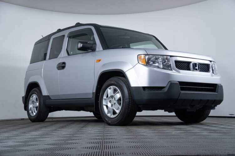 Box-Fresh 2011 Honda Element on Bring a Trailer