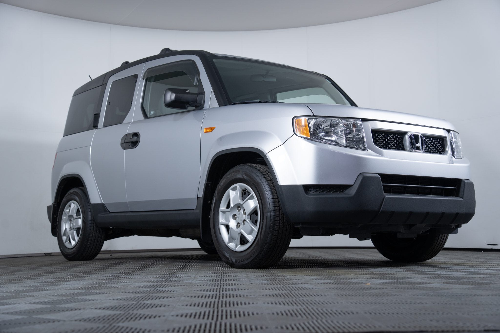 Box-Fresh 2011 Honda Element on Bring a Trailer