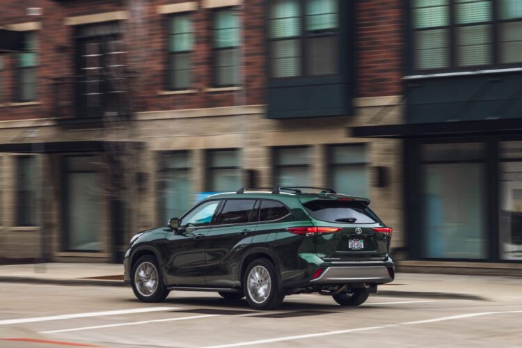 Toyota Issues Recall for 550,000 Highlander, Highlander Hybrid SUVs