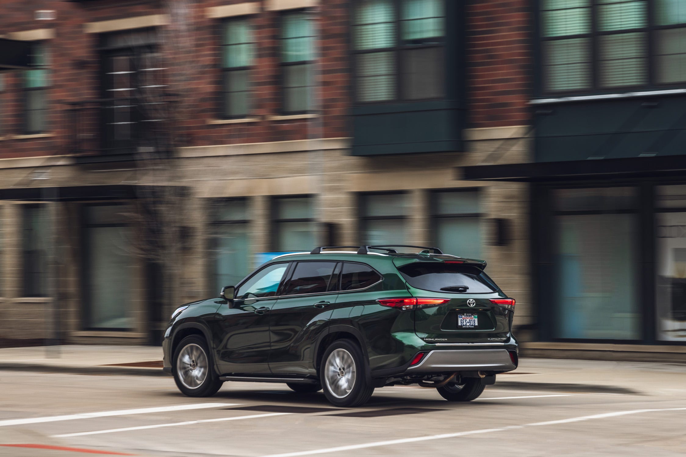 Toyota Issues Recall for 550,000 Highlander, Highlander Hybrid SUVs