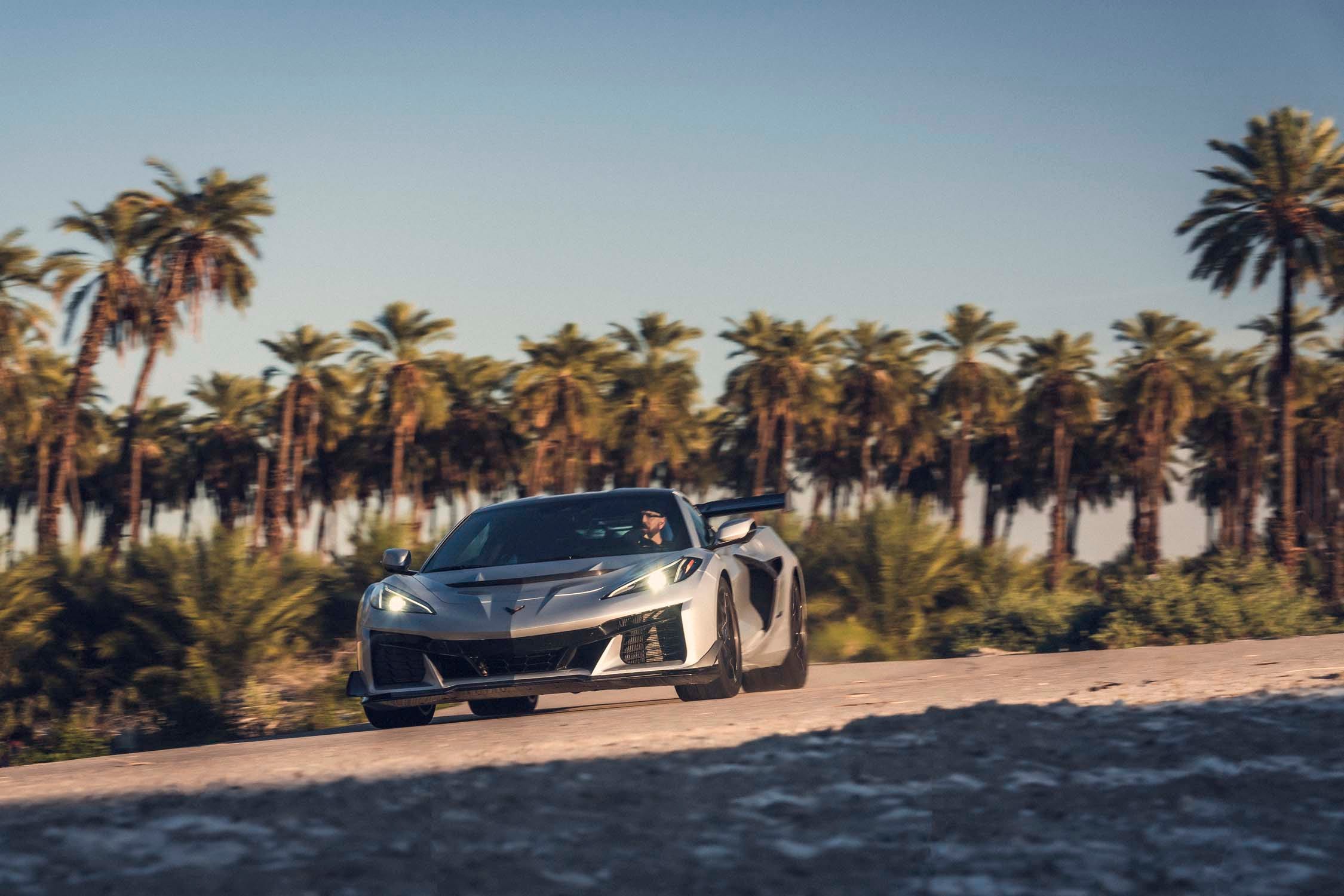 2027 Chevrolet Corvette ZR1 / ZR1X