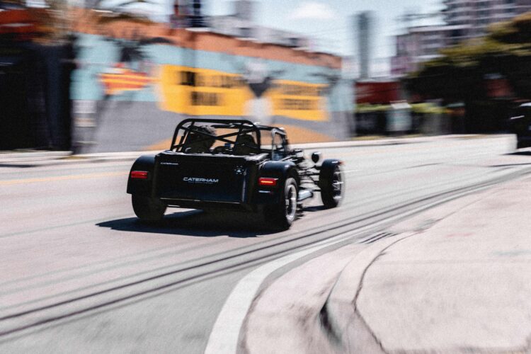 See the Caterham Seven R on the Streets of Miami