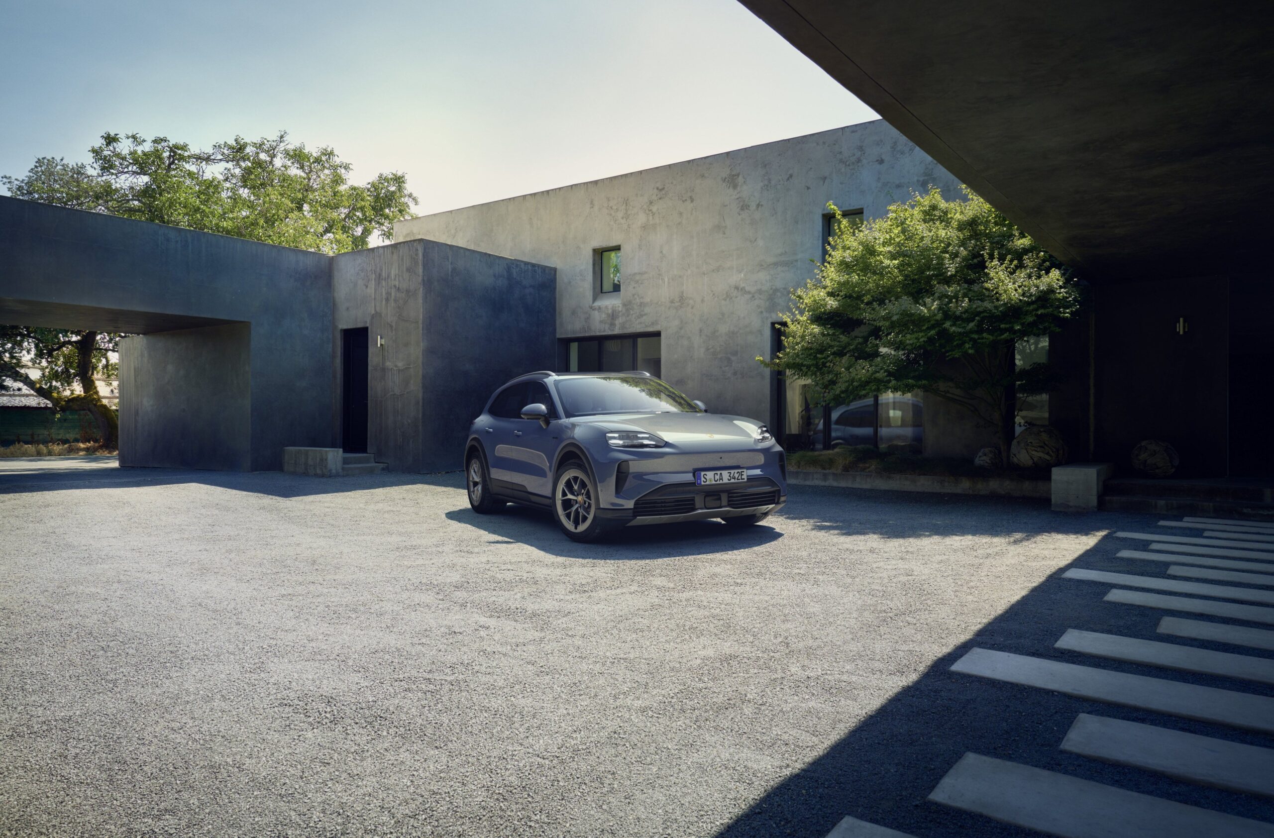 2026 Porsche Cayenne S Electric Serves as a 657-HP Mid-Tier Trim