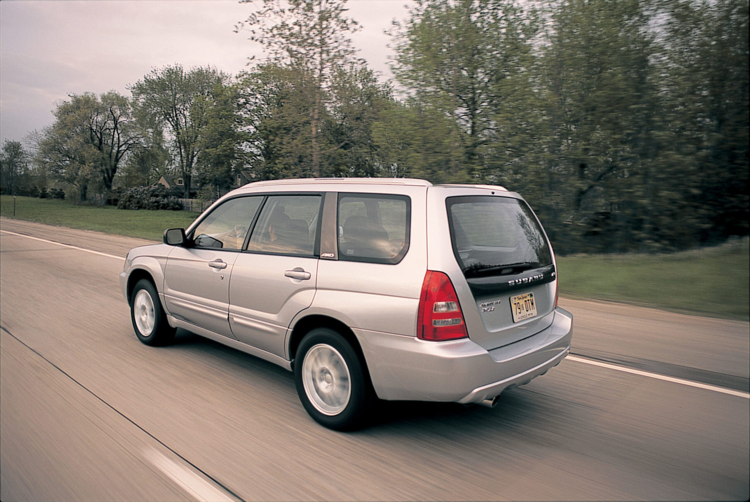 View Photos of the 2004 Subaru Forester 2.5XT