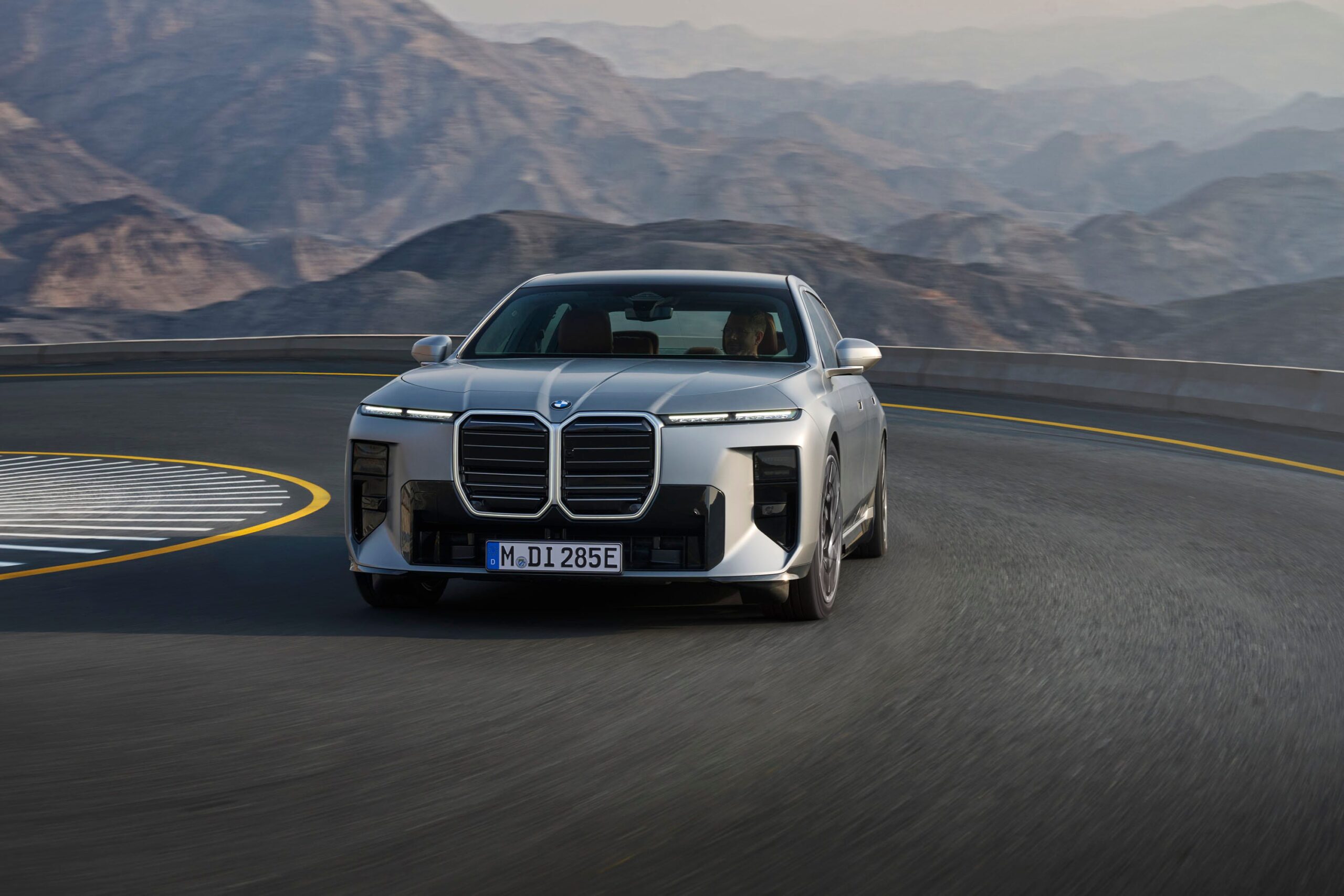 View Exterior Photos of the 2027 BMW i7
