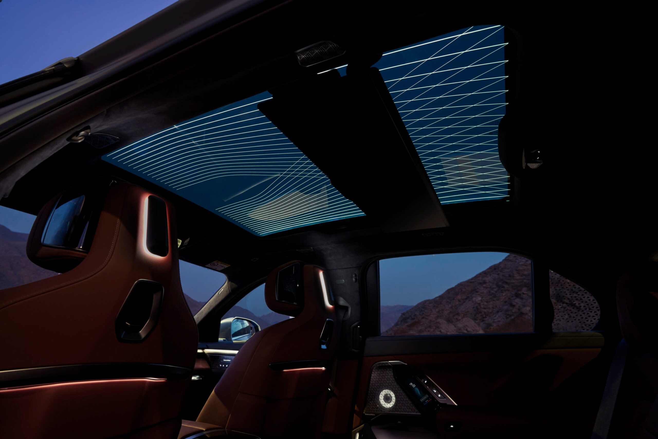 View Interior Photos of the 2027 BMW i7