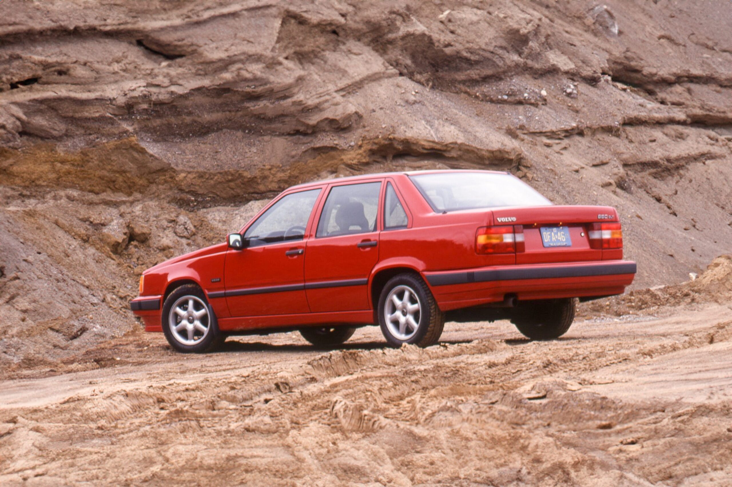 1993 Volvo 850GLT Test: An Upstanding Member of the Community