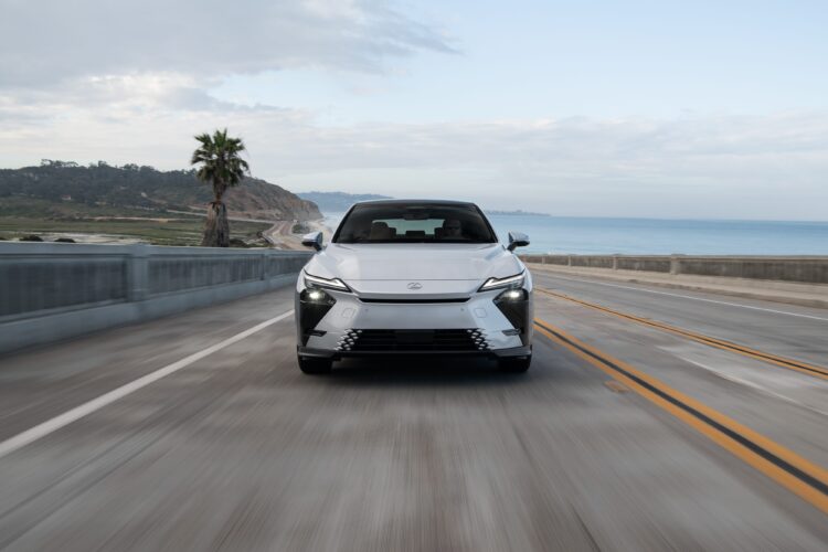 2026 Lexus ES Hybrid Grows, Evolves but Has Familiar Feel