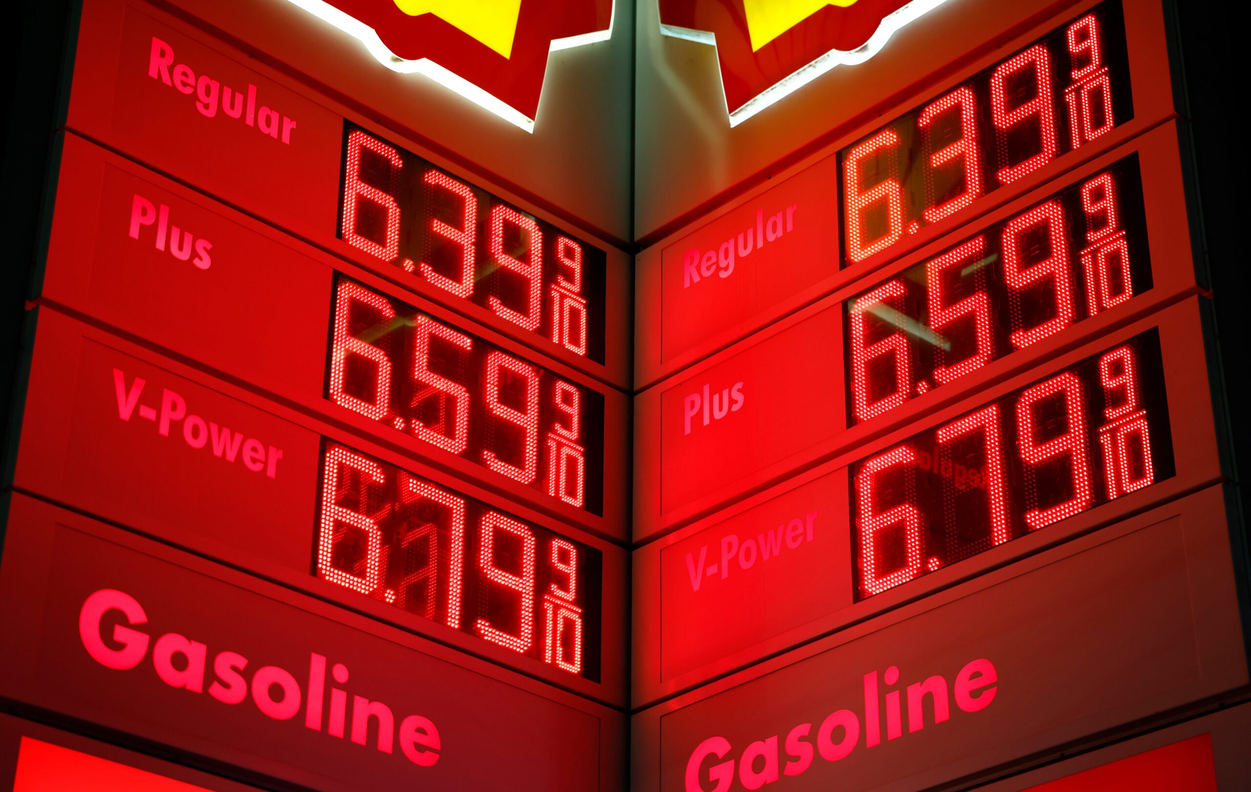 Class-Action Lawsuit Blames AI for Causing Gas Price Inflation in California