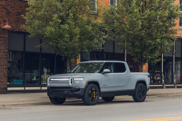 Rivian Axed Its Least Expensive R1s, the Dual Motor Standard Pack